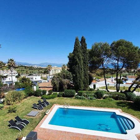 Beautiful 5 Bedroom Villa With Private Pool With Stunning Sea Views, Walking Distances To Shops Restaurants Beach Manilva Esterno foto
